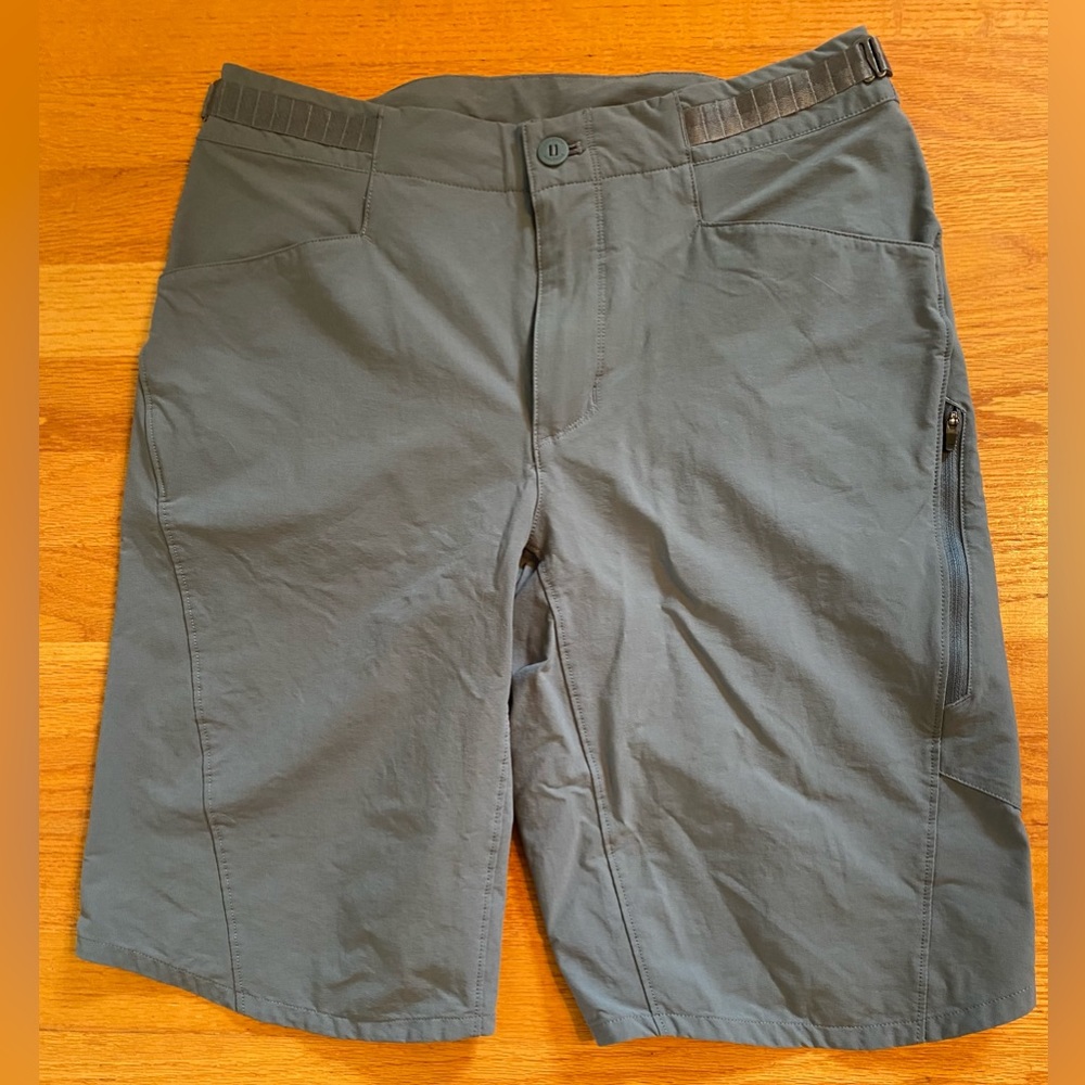 Patagonia Dirt Craft Mountain Bike Shorts in Plume Gray - Men’s waist size 32”
